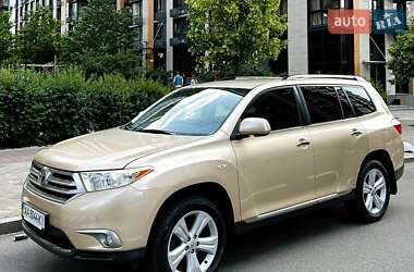 Внедорожник / Кроссовер Toyota Highlander 2010 в 