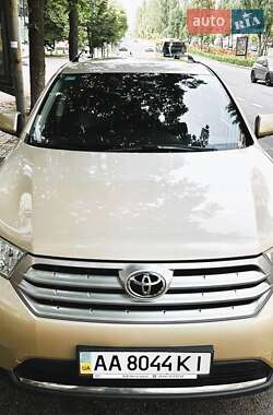 Внедорожник / Кроссовер Toyota Highlander 2010 в 
