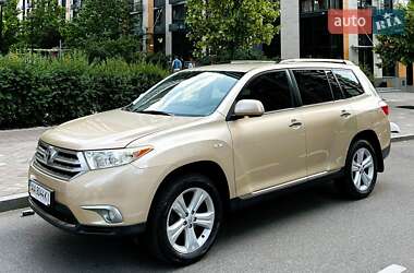 Внедорожник / Кроссовер Toyota Highlander 2010 в 