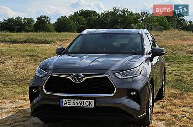 Внедорожник / Кроссовер Toyota Highlander 2021 в Кривом Роге