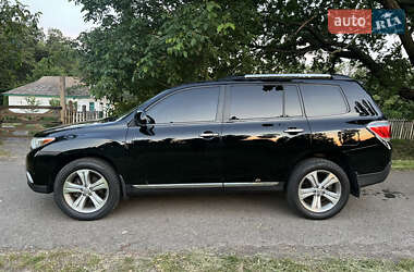 Позашляховик / Кросовер Toyota Highlander 2011 в 