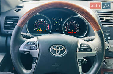Позашляховик / Кросовер Toyota Highlander 2011 в 