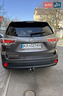 Внедорожник / Кроссовер Toyota Highlander 2014 в 