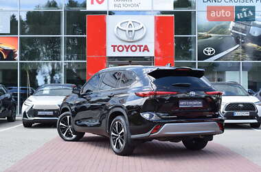 Внедорожник / Кроссовер Toyota Highlander 2021 в 