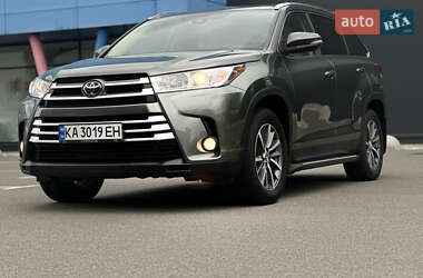 Toyota Highlander 2019