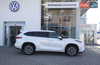 Внедорожник / Кроссовер Toyota Highlander 2022 в 