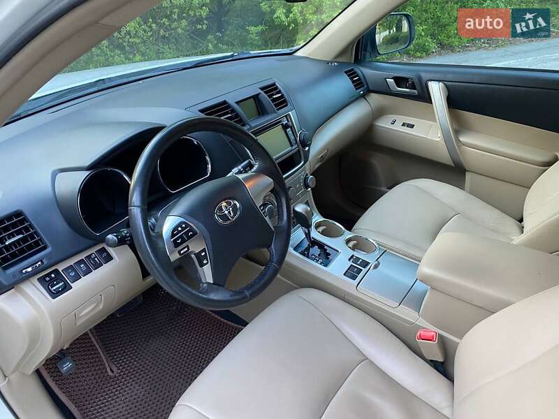 Позашляховик / Кросовер Toyota Highlander 2013 в Вінниці
