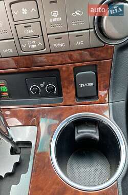 Внедорожник / Кроссовер Toyota Highlander 2012 в 