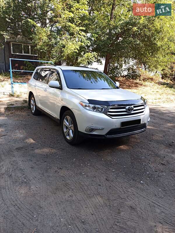 Внедорожник / Кроссовер Toyota Highlander 2011 в Запорожье