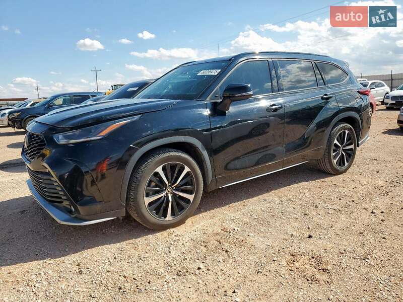 Toyota Highlander 2021