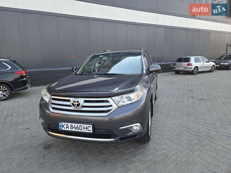 Позашляховик / Кросовер Toyota Highlander 2012 в Вишгороді