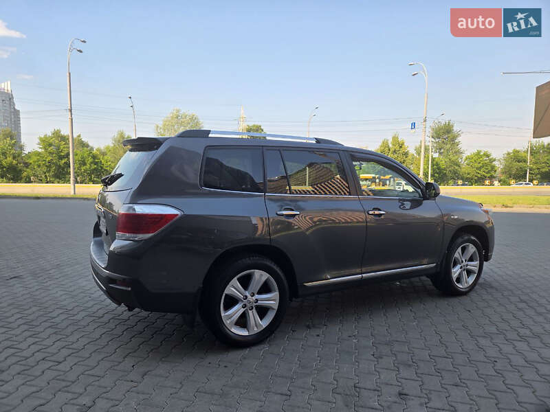 Позашляховик / Кросовер Toyota Highlander 2012 в Вишгороді