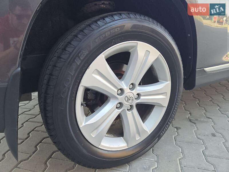 Позашляховик / Кросовер Toyota Highlander 2012 в Вишгороді