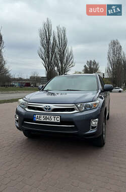 Внедорожник / Кроссовер Toyota Highlander 2013 в Каменском