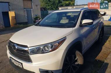 Внедорожник / Кроссовер Toyota Highlander 2016 в Днепре
