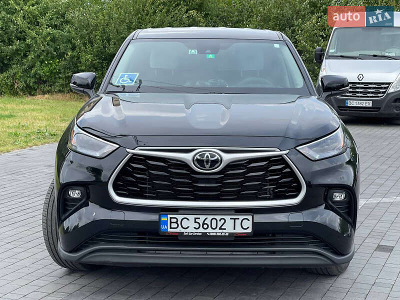 Внедорожник / Кроссовер Toyota Highlander 2023 в Львове