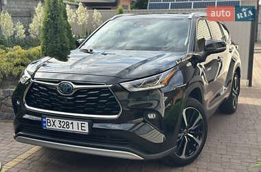 Внедорожник / Кроссовер Toyota Highlander 2020 в Киеве