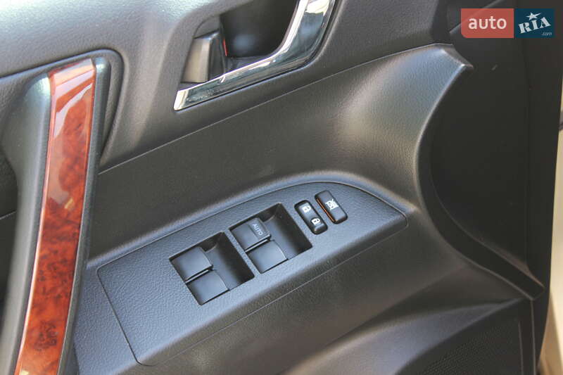 Внедорожник / Кроссовер Toyota Highlander 2011 в Днепре