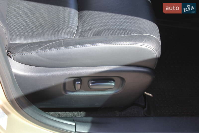 Внедорожник / Кроссовер Toyota Highlander 2011 в Днепре