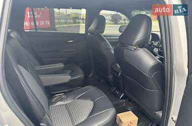 Позашляховик / Кросовер Toyota Highlander 2023 в 