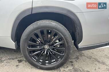 Позашляховик / Кросовер Toyota Highlander 2023 в 