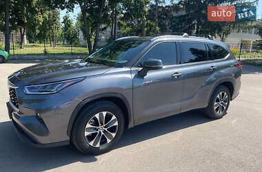 Внедорожник / Кроссовер Toyota Highlander 2020 в 