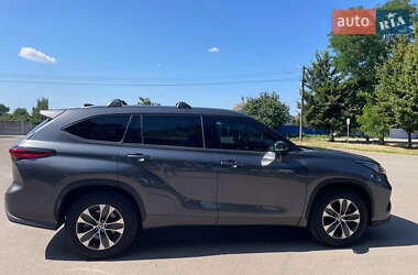 Внедорожник / Кроссовер Toyota Highlander 2020 в 