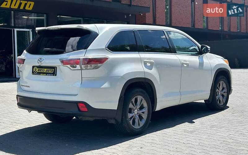 Внедорожник / Кроссовер Toyota Highlander 2015 в Черновцах