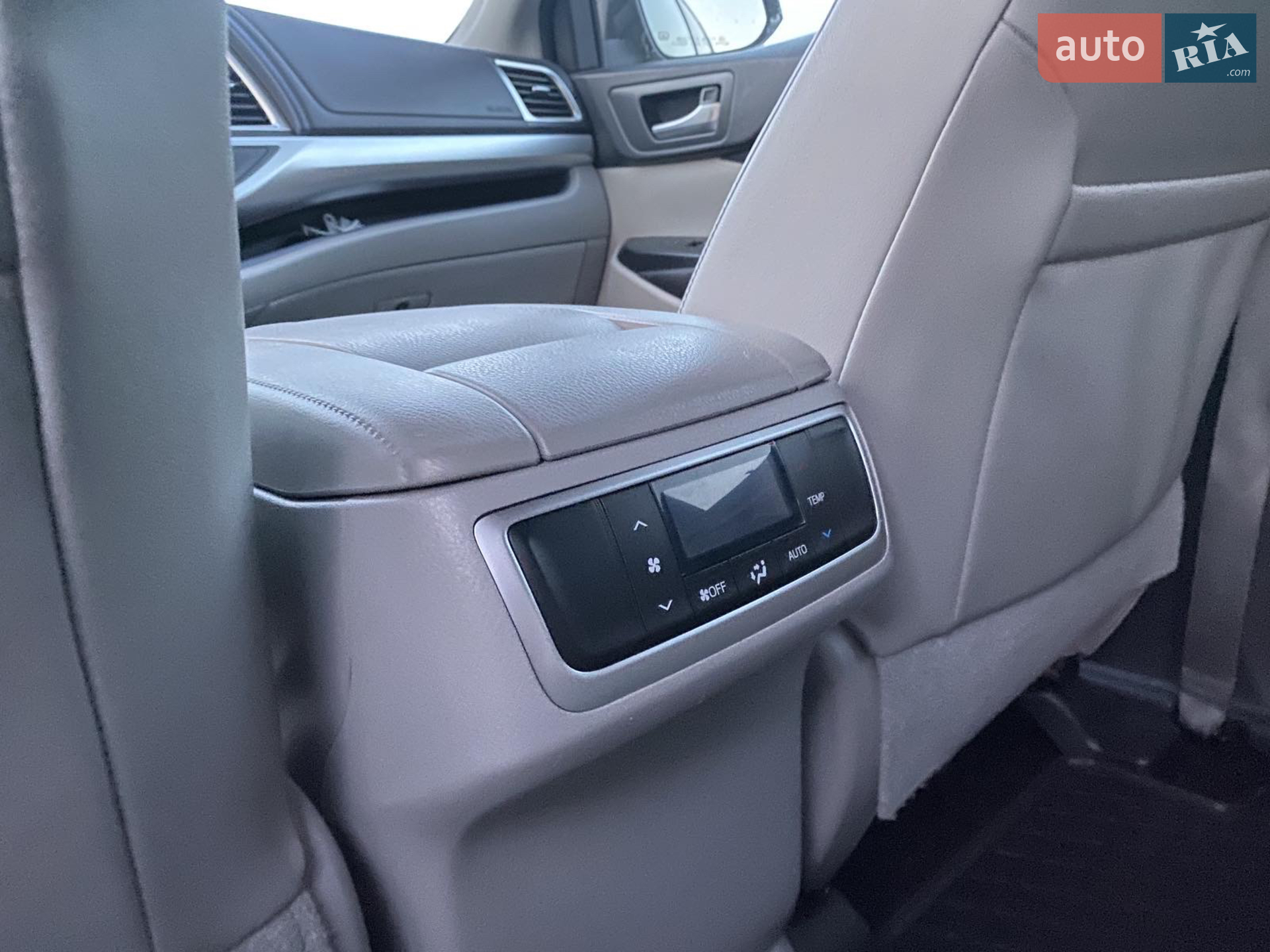 2016 Toyota Highlander - мініатюра 8