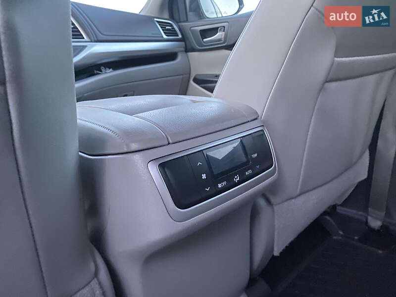 Позашляховик / Кросовер Toyota Highlander 2016 в Хмельницькому