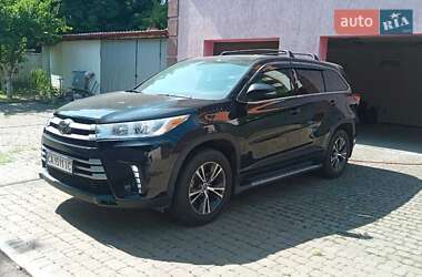 Позашляховик / Кросовер Toyota Highlander 2018 в Києві