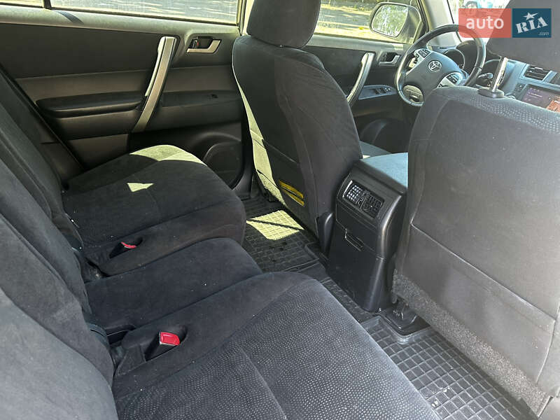 Позашляховик / Кросовер Toyota Highlander 2011 в Полтаві