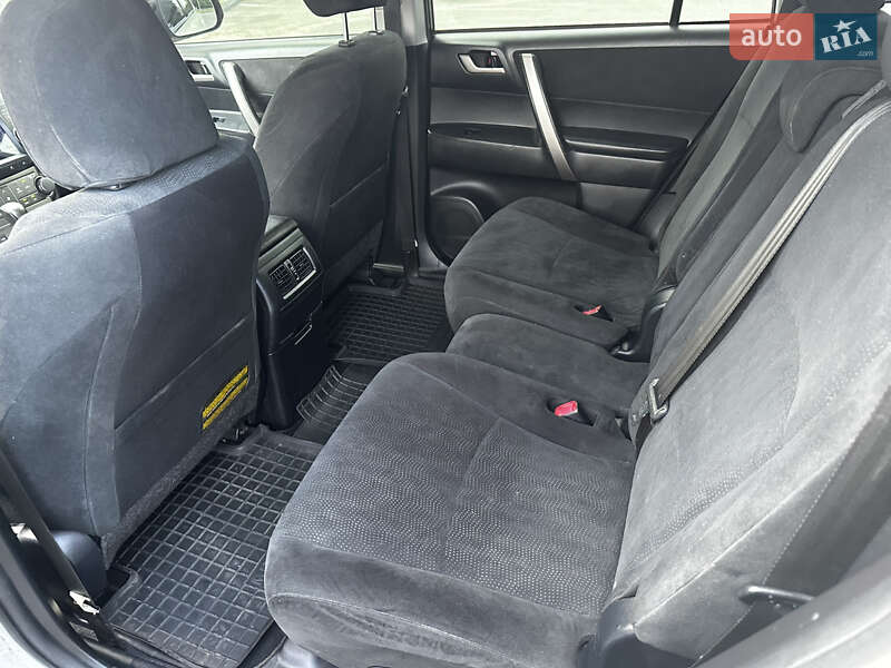 Позашляховик / Кросовер Toyota Highlander 2011 в Полтаві