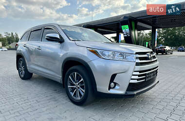 Внедорожник / Кроссовер Toyota Highlander 2017 в Одессе