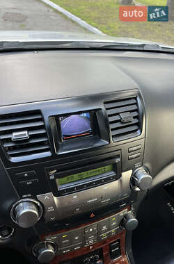 Внедорожник / Кроссовер Toyota Highlander 2013 в 