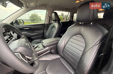 Позашляховик / Кросовер Toyota Highlander 2023 в 