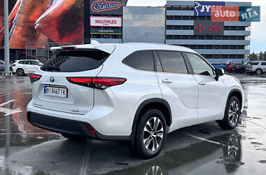 Позашляховик / Кросовер Toyota Highlander 2023 в 