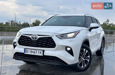 Позашляховик / Кросовер Toyota Highlander 2023 в 