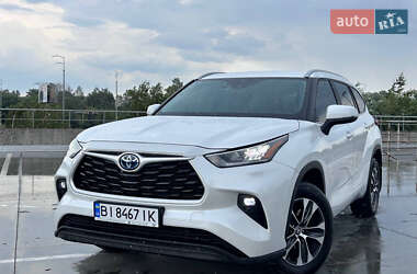 Позашляховик / Кросовер Toyota Highlander 2023 в 