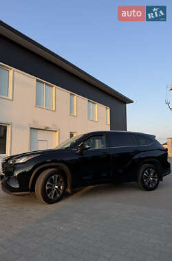 Позашляховик / Кросовер Toyota Highlander 2022 в Києві