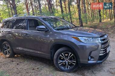 Позашляховик / Кросовер Toyota Highlander 2016 в Броварах
