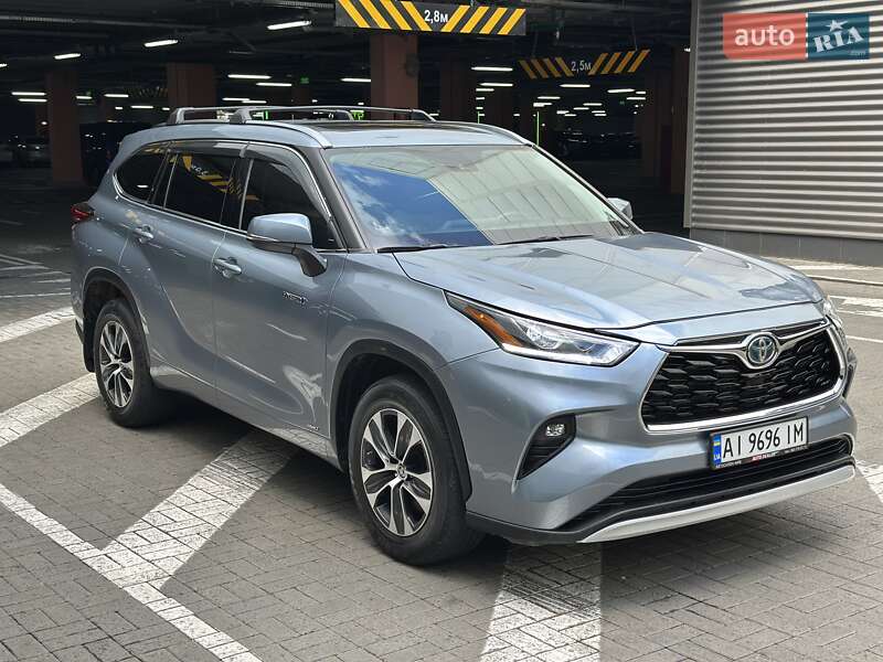 Внедорожник / Кроссовер Toyota Highlander 2021 в Киеве