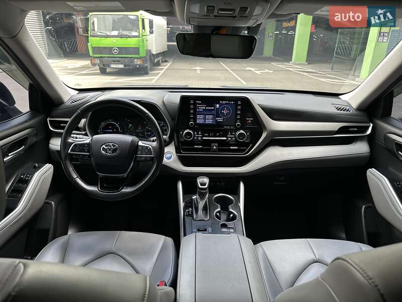 Внедорожник / Кроссовер Toyota Highlander 2021 в Киеве