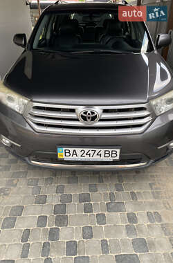 Внедорожник / Кроссовер Toyota Highlander 2012 в Александрие
