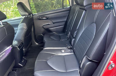 Внедорожник / Кроссовер Toyota Highlander 2022 в 