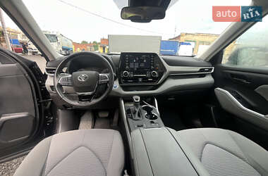 Внедорожник / Кроссовер Toyota Highlander 2020 в 