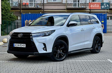 Внедорожник / Кроссовер Toyota Highlander 2016 в Ужгороде