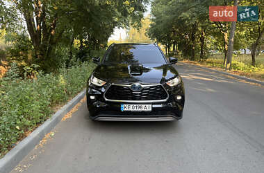 Позашляховик / Кросовер Toyota Highlander 2023 в Дніпрі