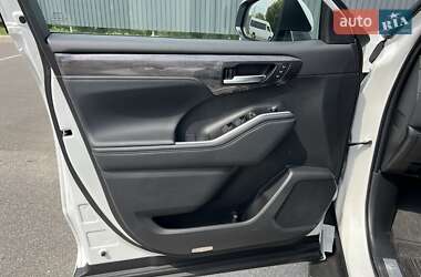 Внедорожник / Кроссовер Toyota Highlander 2025 в 