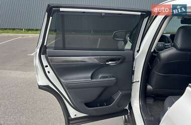 Внедорожник / Кроссовер Toyota Highlander 2025 в 